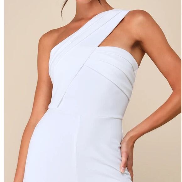Lulus NWOT Devoted To Fun Ivory White One-Shoulder Sleeveless Jumpsuit Medium - Picture 4 of 10